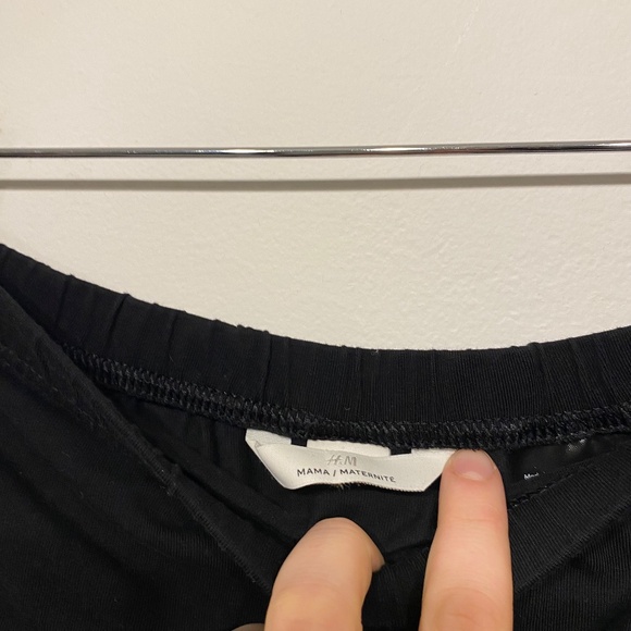 **$5 SALE** H&M Maternity Black Bodycon Midi Skirt Size Small - Picture 3 of 4